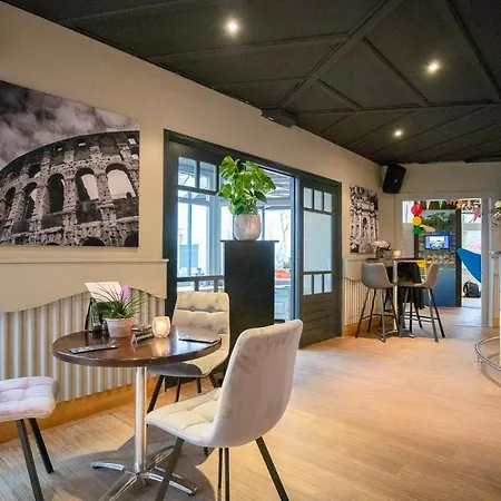 Parque de vacaciones Europarcs Maasduinen 4*